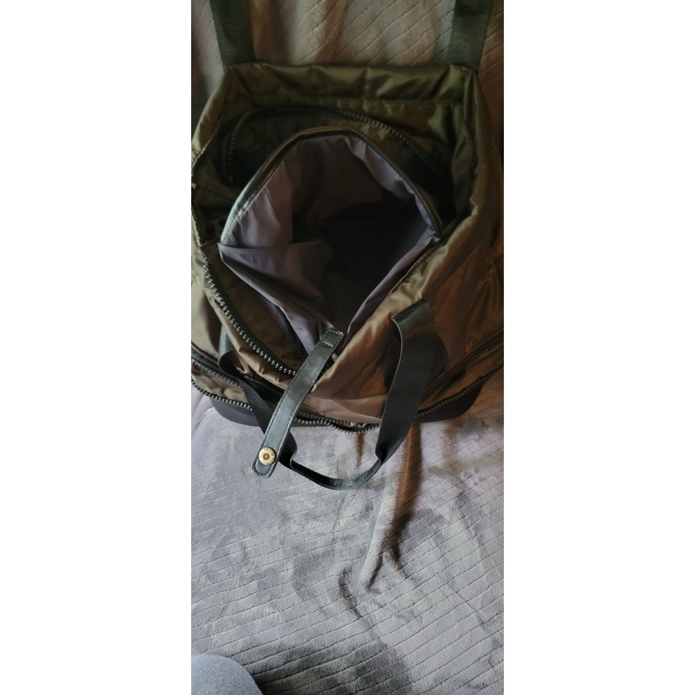 UrbanFit‎ Vegan Nylon Tote Bag — Expandable Bottom! Stylish & Tough 💚 - Picture 6 of 7
